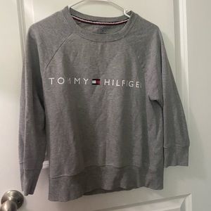 tommy hilfiger crewneck